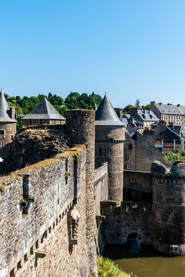 the-medieval-castle-in-the-town-of-fougeres